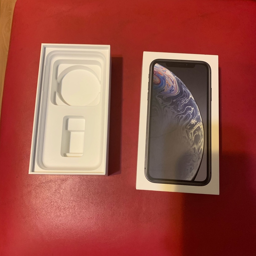 EMPTY APPLE IPHONE BOX 6 1/2 X 3 1/2